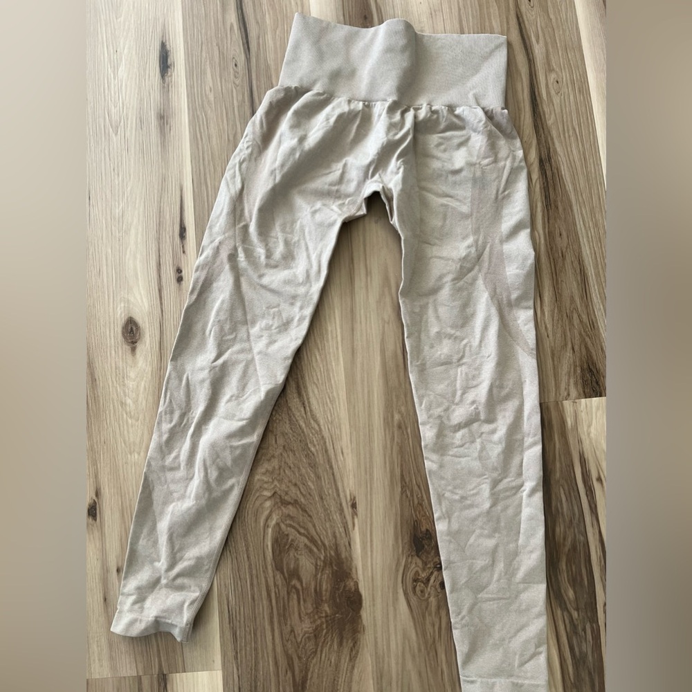Taupe NVGTN leggings